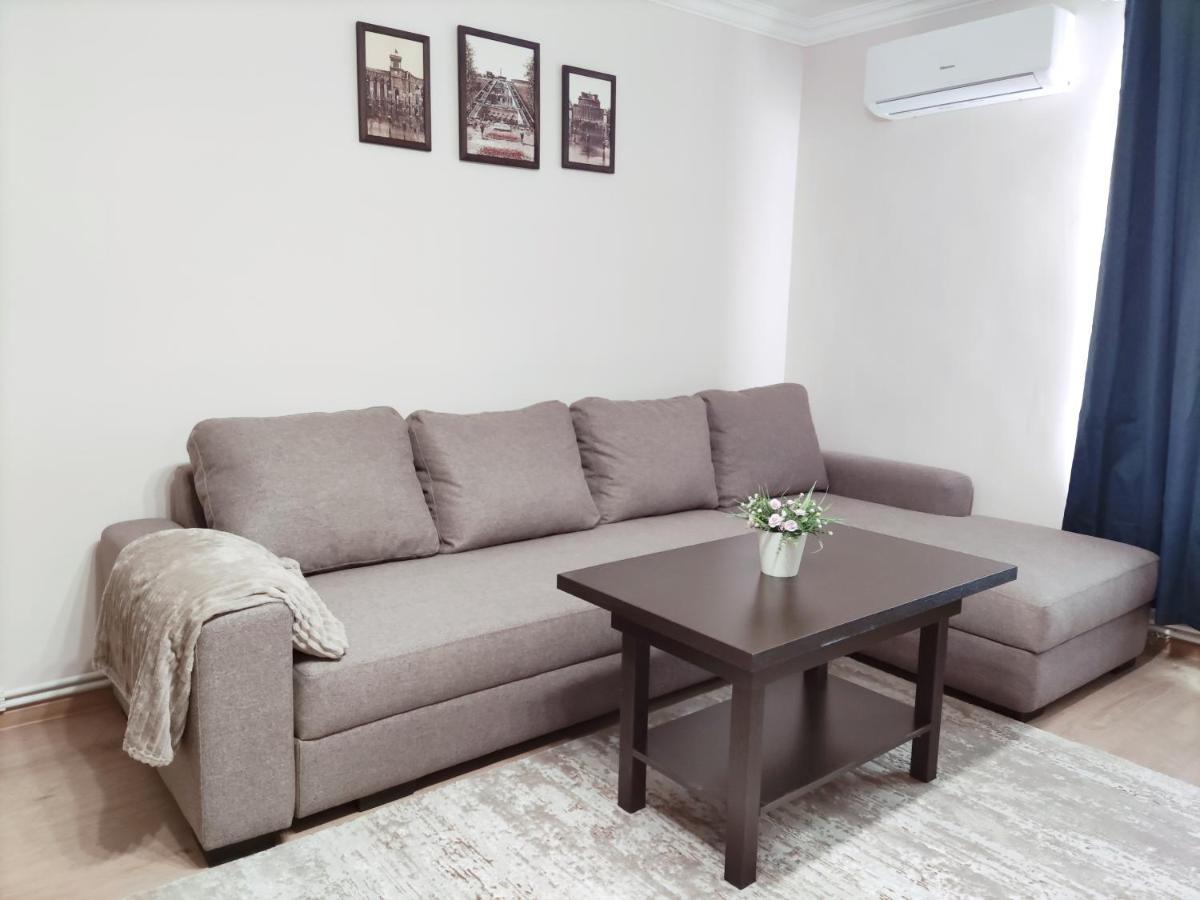 Renovated 1 Bedroom With King Size Bed In Kentron Erivan Exterior foto